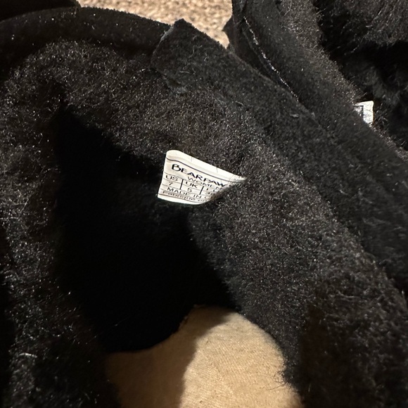 Bearpaw Women’s Shorty Suede Black Boots - Picture 10 of 13